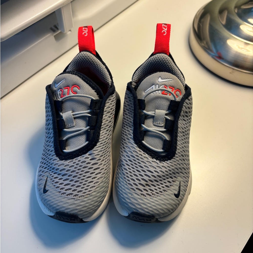 Nike Kids Air Max 270 Gray Shoes size 5.5 $20